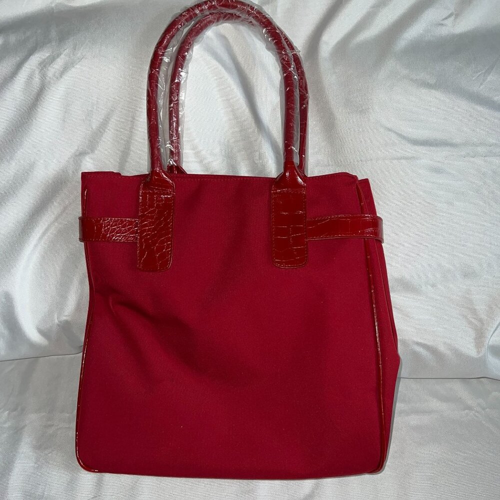 Estee Lauder Red Tote Bag With Glossy Handles & Spacious Interior Sophisticated - Picture 2 of 3